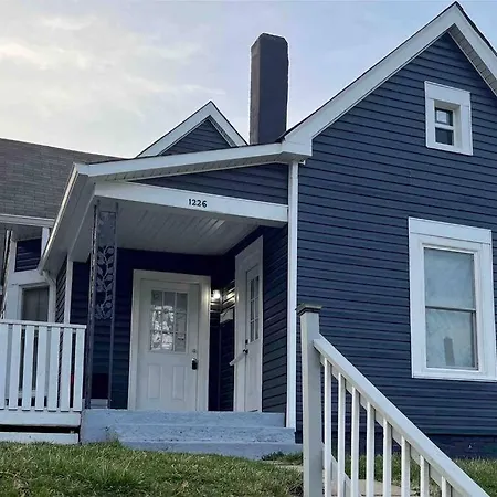 Entire House In Downtown Indy! Apartment